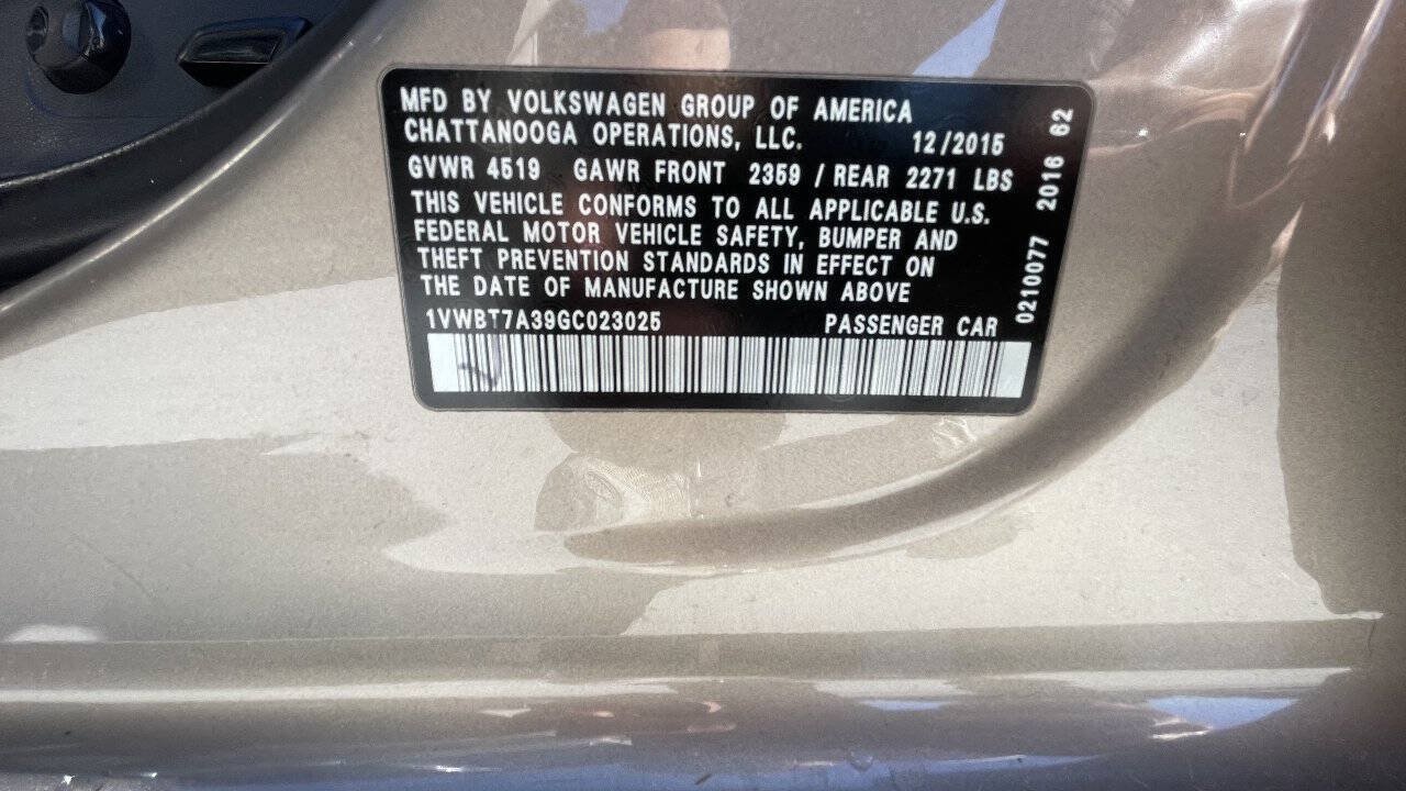 Used 2016 Volkswagen Passat 1.8T SE FWD image 22