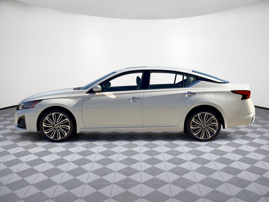 Used 2023 Nissan Altima 2.5 SL AWD/4WD image 2