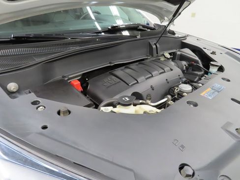 Used 2015 GMC Acadia SLT image 25