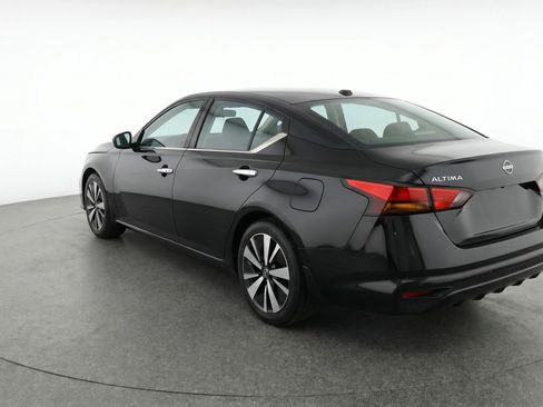 Used 2025 Nissan Altima 2.5 SV FWD image 6