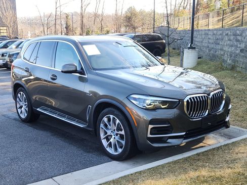 Used 2022 BMW X5 xDrive45e w/ Climate Comfort Package image 10