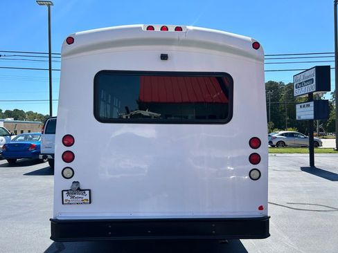 Used 2015 Ford E-350 and Econoline 350 Super Duty image 6