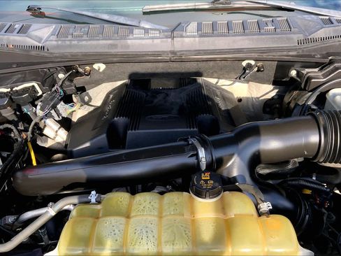 Used 2019 Ford F150 King Ranch w/ Equipment Group 601A Luxury AWD/4WD image 32