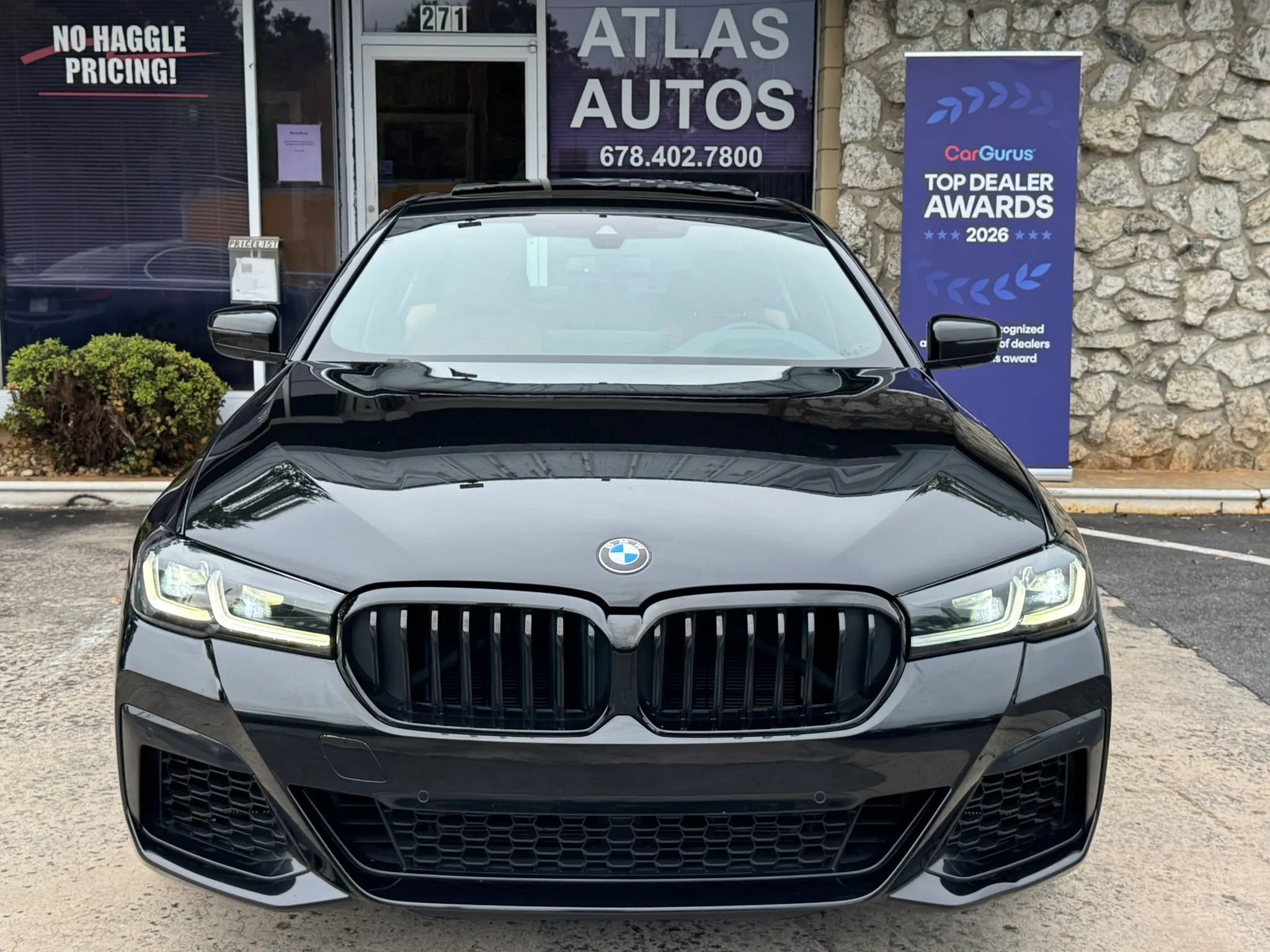 Used 2023 BMW 540i w/ M Sport Package RWD image 3
