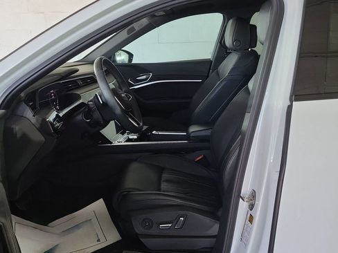 Used 2023 Audi e-tron S Premium Plus w/ Black Optic Package AWD/4WD image 3