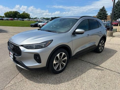 Used 2024 Ford Escape Platinum AWD/4WD image 5