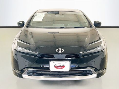 Used 2024 Toyota Prius XLE image 2