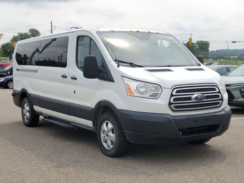 Used 2017 Ford Transit 350 XLT RWD image 4