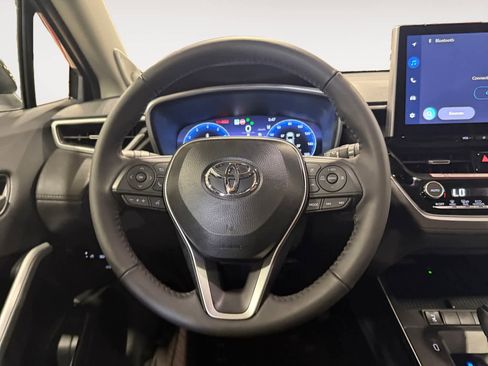Used 2026 Toyota Corolla Cross XLE w/ Convenience Package FWD image 13