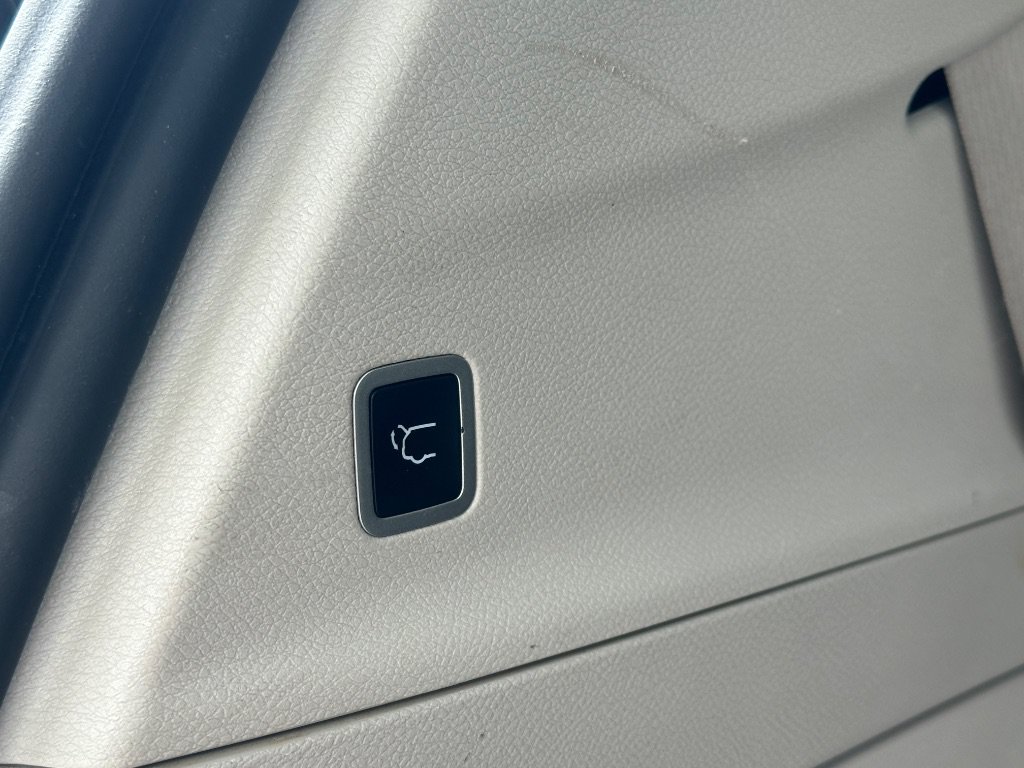 Used 2022 Chrysler Pacifica Touring-L FWD image 35