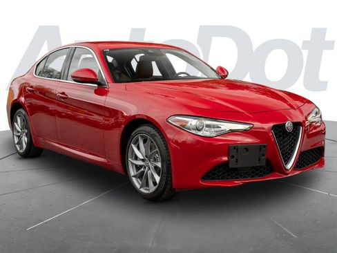 Used 2020 Alfa Romeo Giulia AWD w/ Cold Weather Package image 4