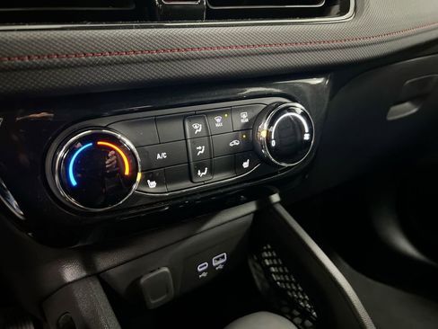 Used 2026 Chevrolet TrailBlazer RS FWD image 16