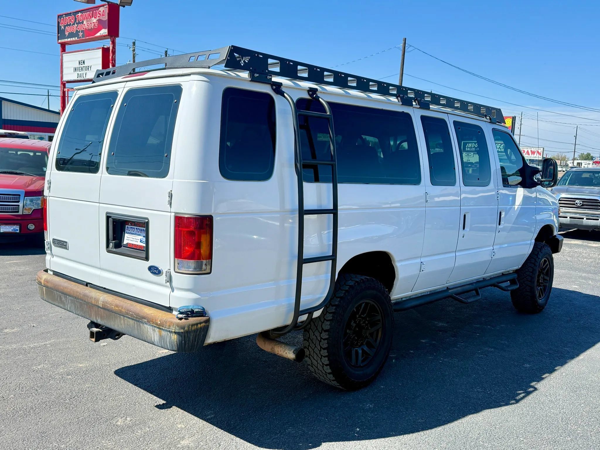 Used 2008 Ford E-350 and Econoline 350 Extended Super Duty RWD image 5