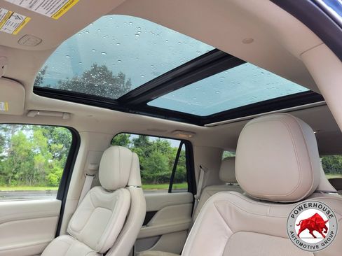 Used 2019 Lincoln Navigator Select RWD image 26