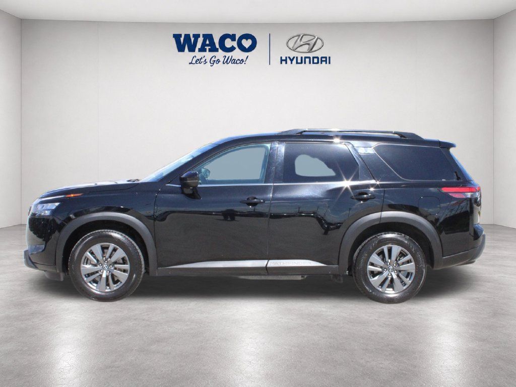 Used 2024 Nissan Pathfinder SV FWD image 4