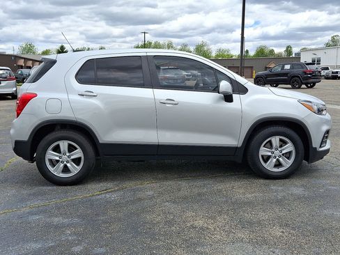 Used 2019 Chevrolet Trax LS FWD image 24
