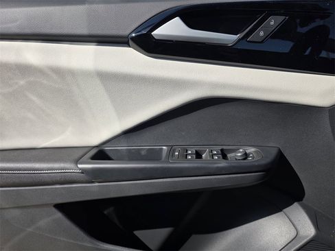 New 2026 Volkswagen Taos S image 17