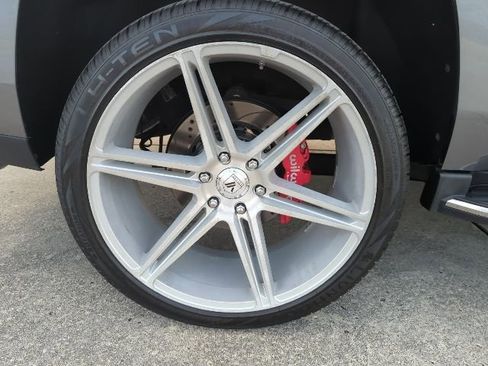 Used 2018 Cadillac Escalade Luxury image 9