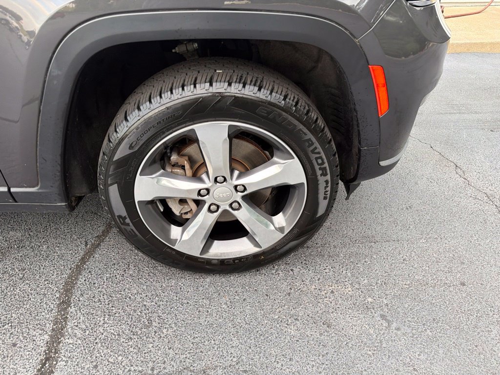 Used 2022 Jeep Grand Cherokee L Limited AWD/4WD image 16