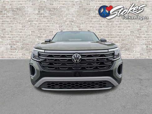 Certified 2025 Volkswagen Atlas Peak Edition SE AWD/4WD image 10