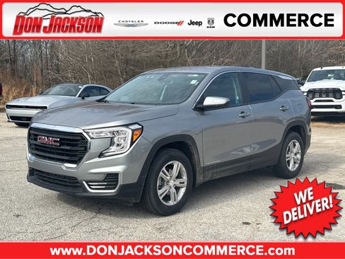 Used 2024 GMC Terrain SLE image 1