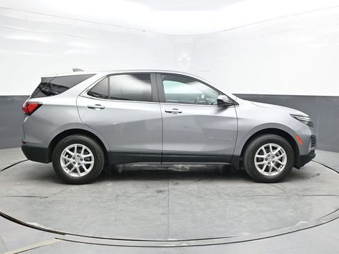 Used 2023 Chevrolet Equinox LT w/ Driver Convenience Package AWD/4WD image 8