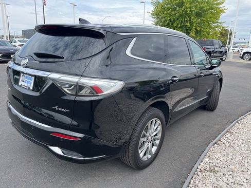 Used 2023 Buick Enclave Avenir image 5