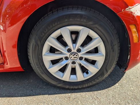 Used 2019 Volkswagen Beetle 2.0T S image 11