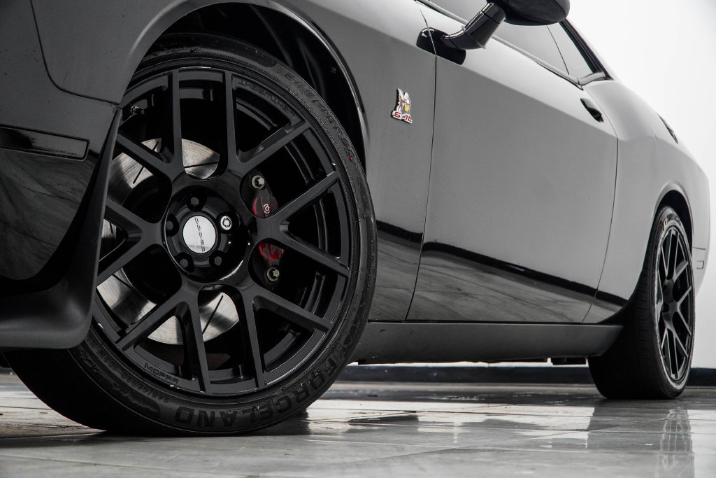 Used 2015 Dodge Challenger R/T Scat Pack w/ Sound Group II RWD image 7
