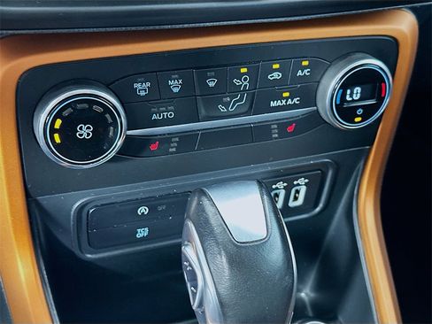 Used 2021 Ford EcoSport SE w/ SE Convenience Package image 16