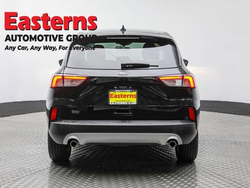 Used 2022 Ford Escape SE image 6