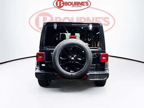 Used 2025 Jeep Wrangler Unlimited Sahara w/ Safety Group AWD/4WD image 8