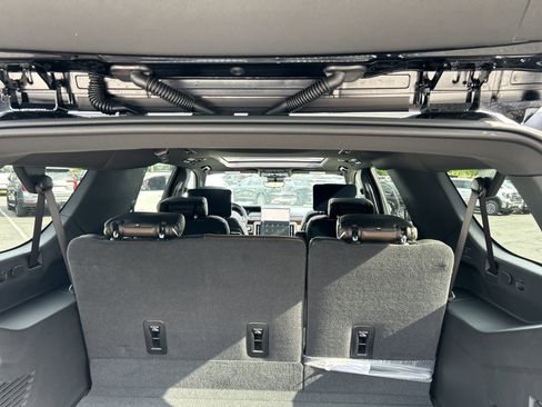 New 2026 GMC Yukon XL Denali Ultimate AWD/4WD image 15