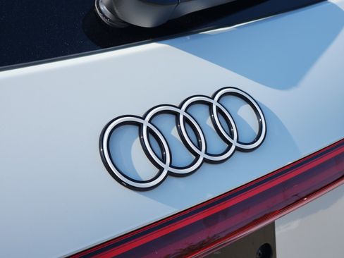 Used 2025 Audi Q5 Premium AWD/4WD image 40