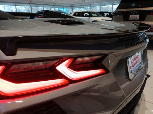 Used 2024 Chevrolet Corvette Stingray Convertible w/ Z51 Performance Package image 20