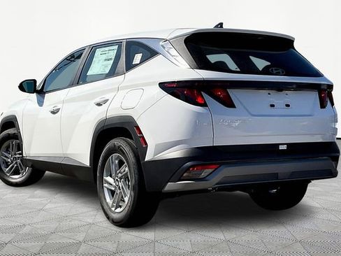 New 2025 Hyundai Tucson SE image 3