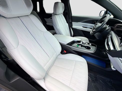 Used 2024 Cadillac Lyriq Sport AWD/4WD image 14