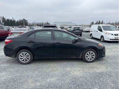 Used 2019 Toyota Corolla LE image 9