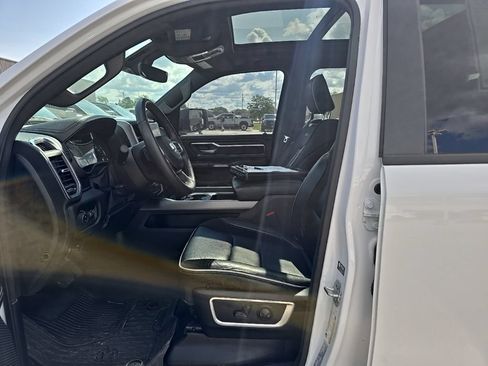 Used 2025 RAM 1500 Laramie w/ Sport Appearance Package AWD/4WD image 11