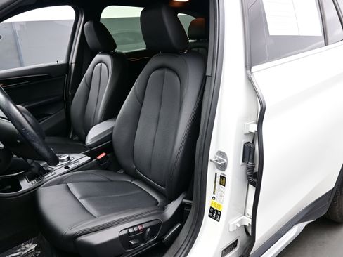 Used 2019 BMW X1 xDrive28i image 11