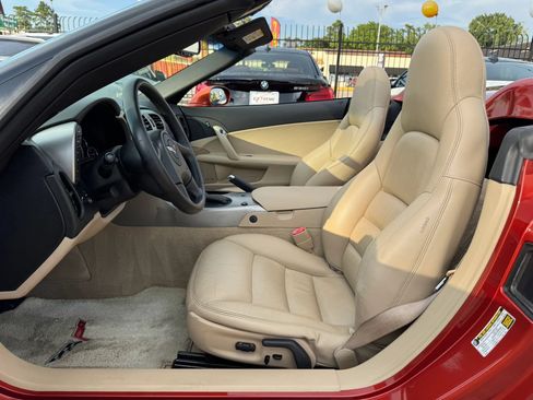 Used 2005 Chevrolet Corvette Coupe w/ Preferred Equipment Group RWD image 19