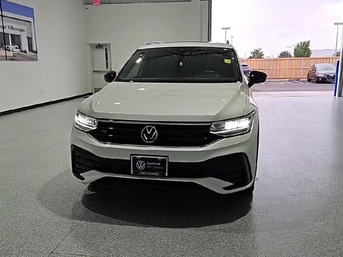 Certified 2022 Volkswagen Tiguan SE R-Line AWD/4WD image 3