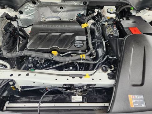 Used 2024 Chevrolet Trax RS FWD image 31