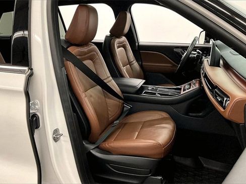 Used 2023 Lincoln Aviator Reserve w/ Elements Package Plus image 7