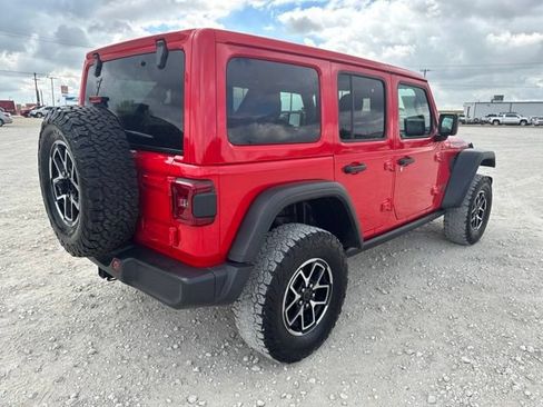 Used 2025 Jeep Wrangler Unlimited Rubicon AWD/4WD image 6