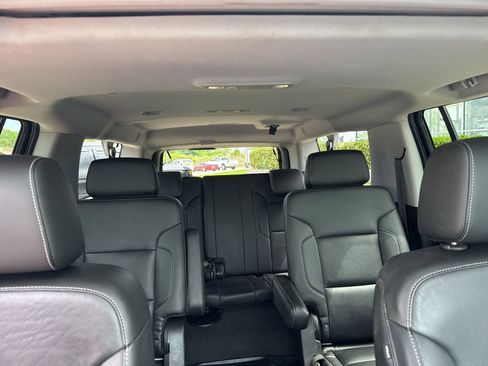 Used 2020 Chevrolet Suburban LT image 29