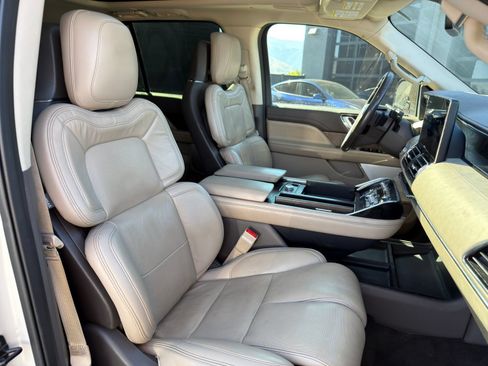 Used 2022 Lincoln Navigator L Reserve AWD/4WD image 12