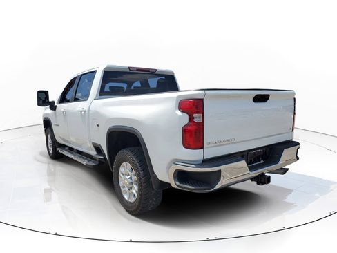 Used 2023 Chevrolet Silverado 2500 LT w/ Convenience Package AWD/4WD image 2