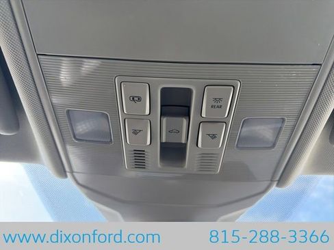 New 2025 Volkswagen Jetta SE image 18