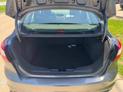 Used 2012 Ford Focus SE FWD image 10